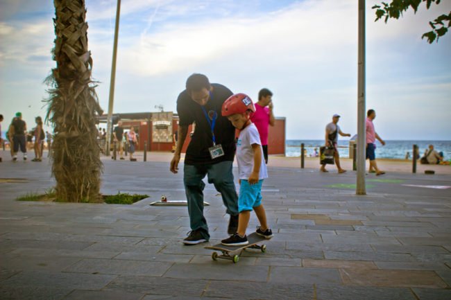 Clases de skate promocionales en Boardridiers Barceloneta | Doctown